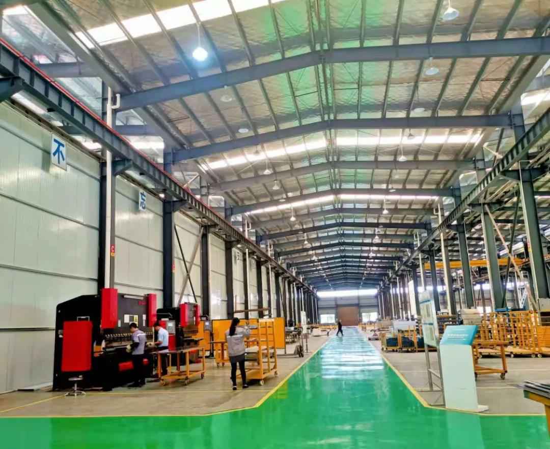 【开云官方版页面首站登录入口-开云online(中国)湖南生产基地】热火朝天生产忙，高质高效产精品！​